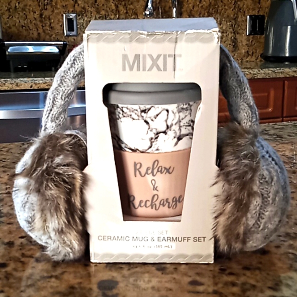 MIXIT Ceramic Mug & Earmuff Set. NWT. Manhattan Gray. Adorable!!